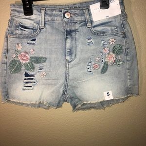 Arizona Jean Shorts Size: 5